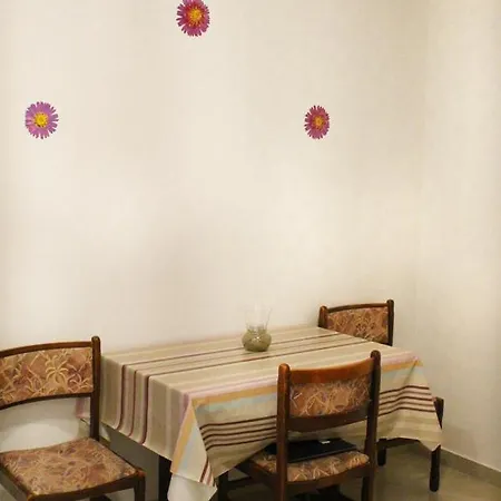 Pahljina Apartment *