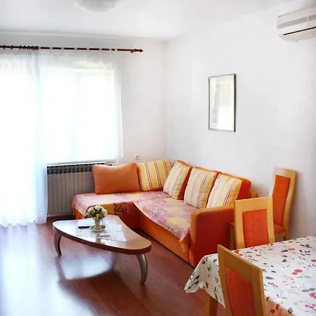 Pahljina Apartment Rab Town
