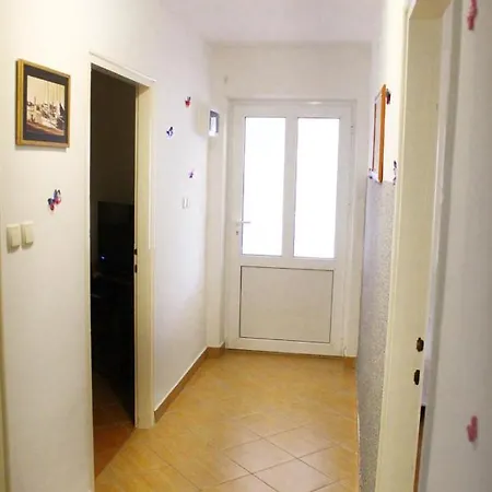Pahljina Apartment Rab Town
