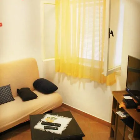 Pahljina Apartment Rab Town