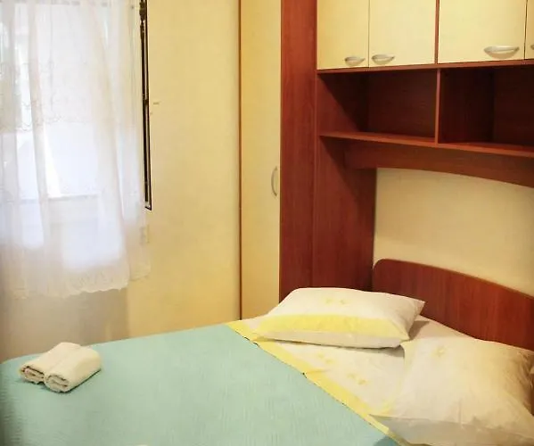 Pahljina Apartament Rab Town