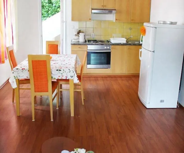 Apartament Pahljina