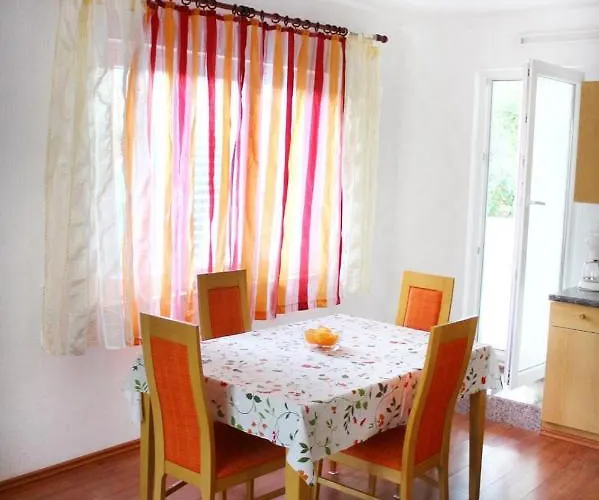 Pahljina Apartament Rab Town