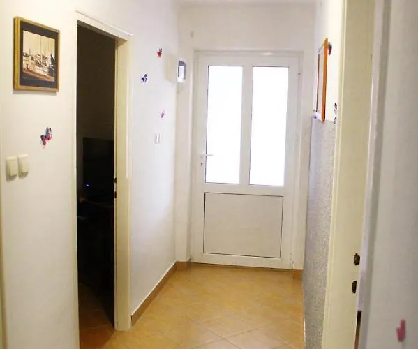 Pahljina Apartament Rab Town