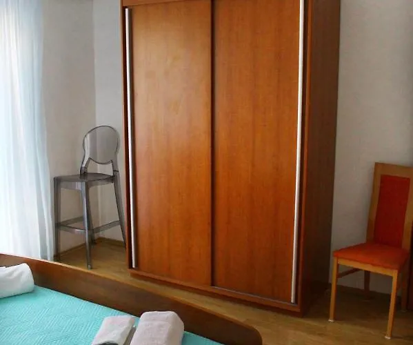 Apartament Pahljina *