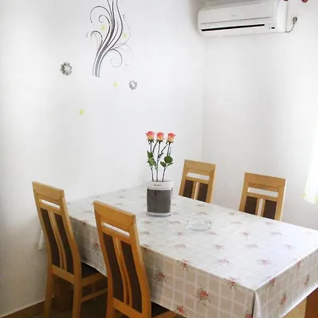 Apartament Pahljina