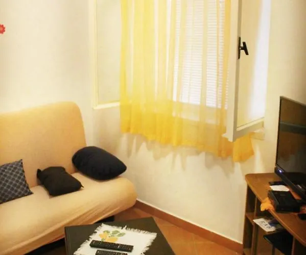 Pahljina Apartman Rab Town